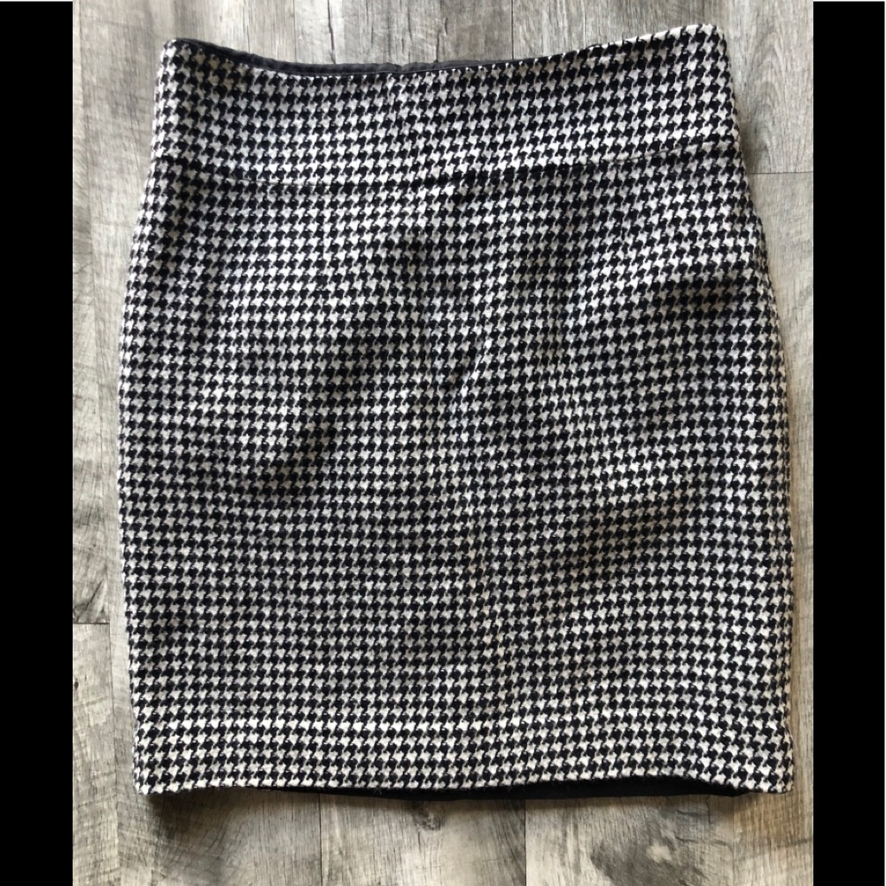 Banana Republic houndstooth skirt